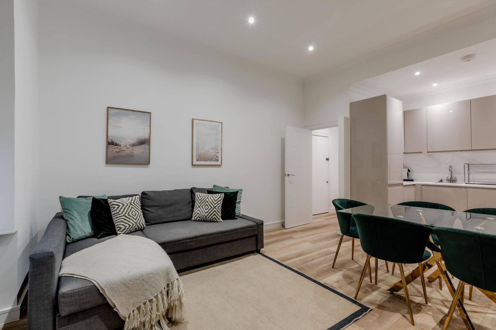 Hyde Park - Prime Vision Living *