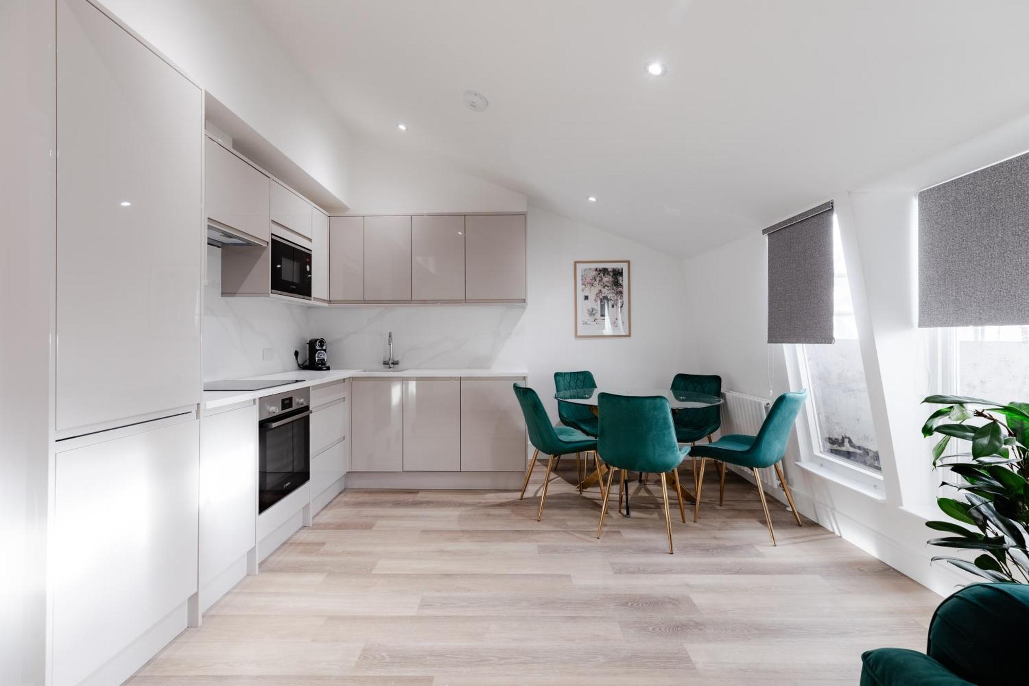 Hyde Park - Prime Vision Living *