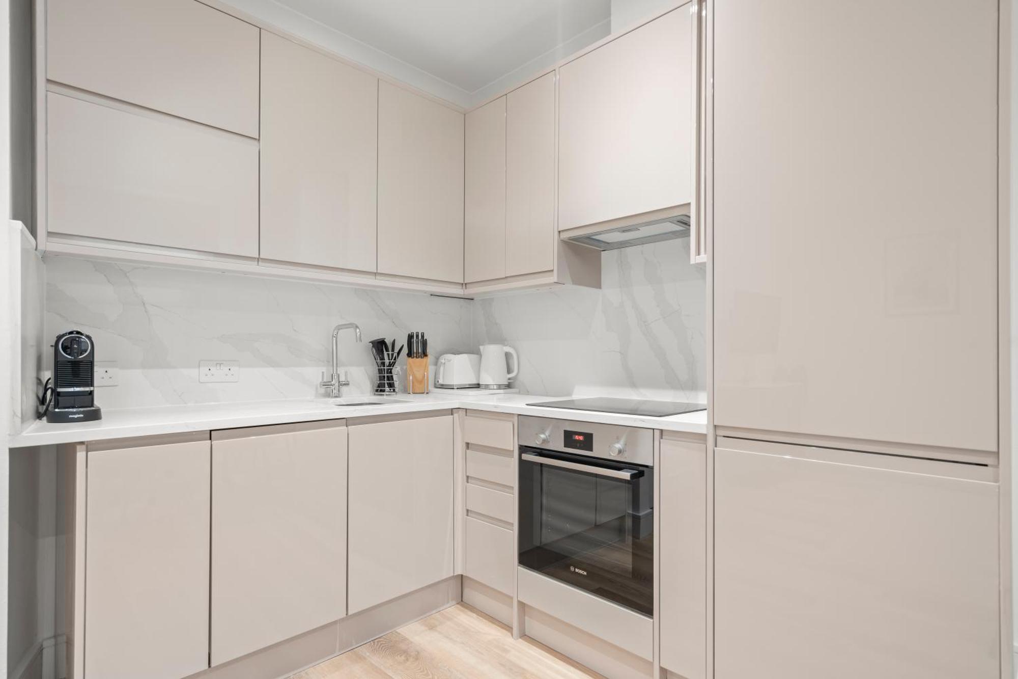 Hyde Park - Prime Vision Living Apartment *